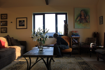 A fellow student in the lounge of the Kristin Linklater Voice Center. Photo by Amanda Painter